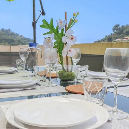 Spacieux Rooftop Parking, Terrasse Ensoleillée Menton